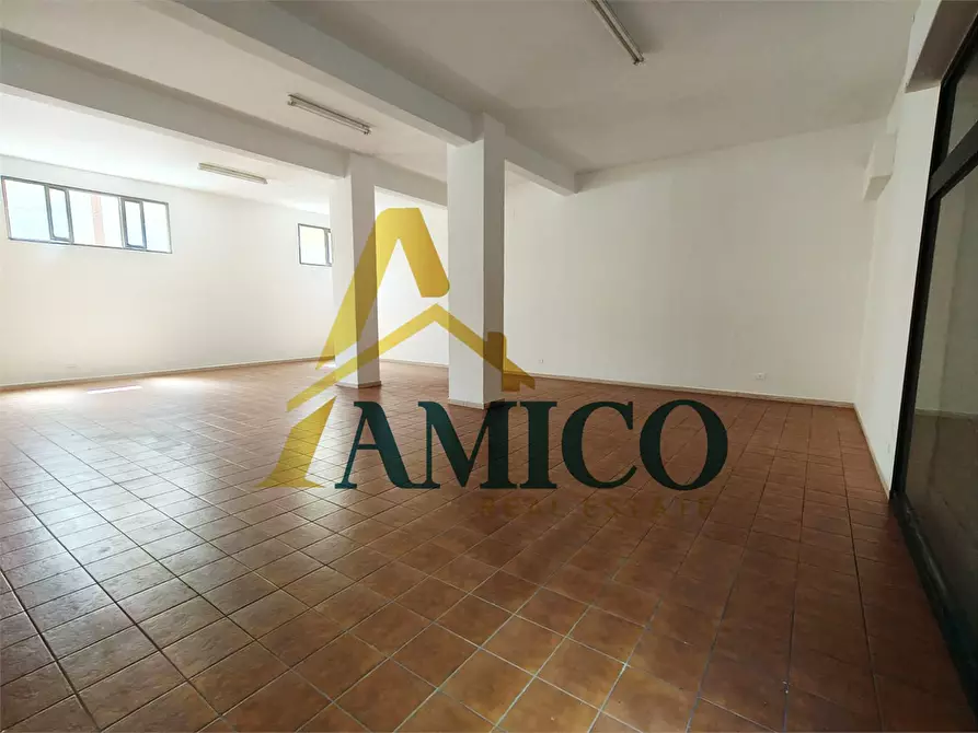 Immagine 7 di Negozio in vendita  11 a Bagheria