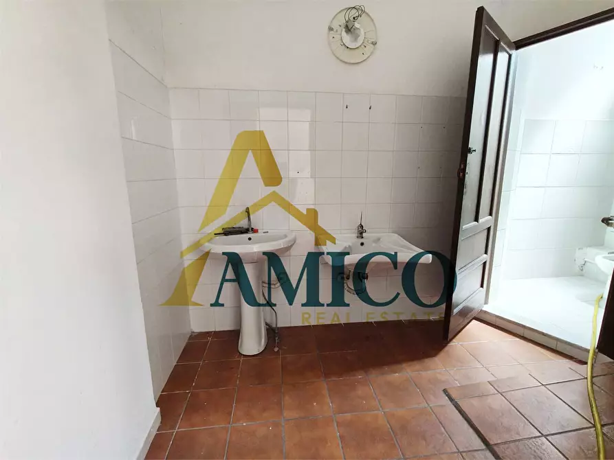Immagine 8 di Negozio in vendita  11 a Bagheria