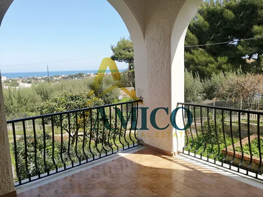 Immagine 4 di Villa in vendita  snc a Carini