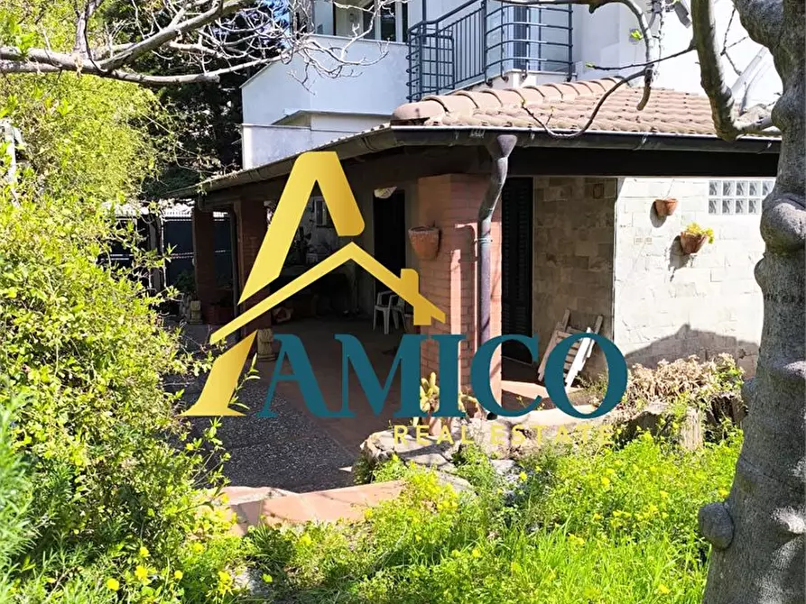 Immagine 1 di Villa in vendita  1 a Casteldaccia