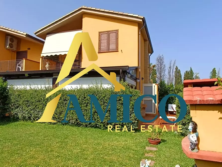 Immagine 3 di Villa in vendita  snc a Campofelice Di Roccella