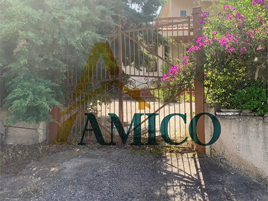 Immagine 2 di Villa in vendita  snc a Ventimiglia Di Sicilia