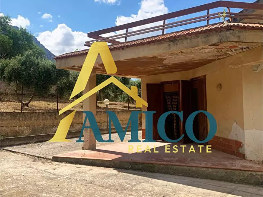 Immagine 5 di Villa in vendita  snc a Ventimiglia Di Sicilia