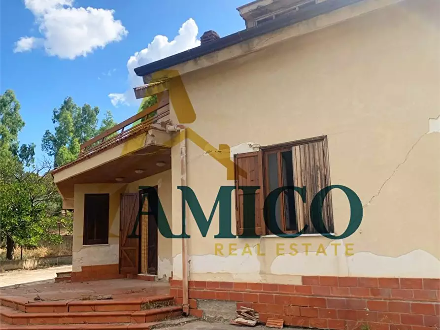 Immagine 1 di Villa in vendita  snc a Ventimiglia Di Sicilia