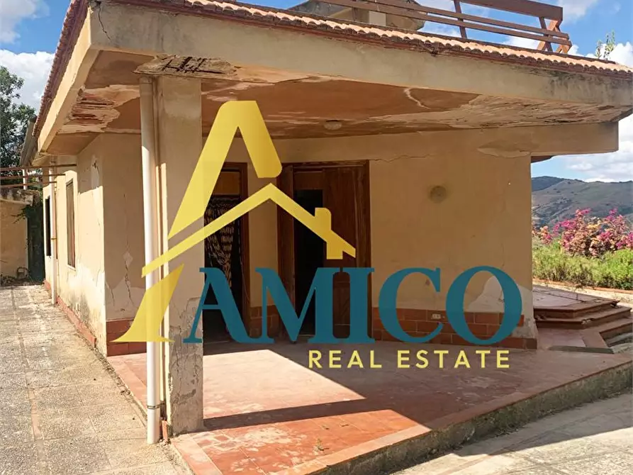 Immagine 7 di Villa in vendita  snc a Ventimiglia Di Sicilia