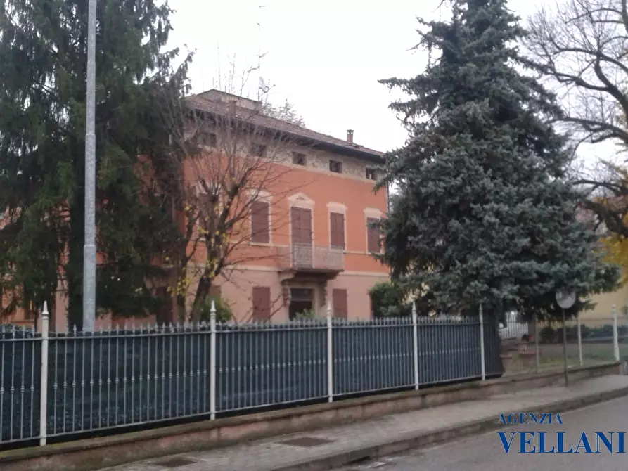 Immagine 1 di Villa in vendita  a Campagnola Emilia