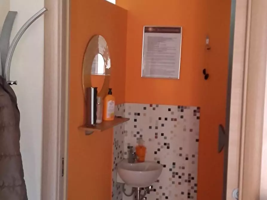 Immagine 7 di Ufficio in vendita  a Pianella