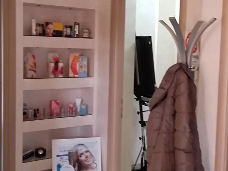 Immagine 8 di Ufficio in vendita  a Pianella