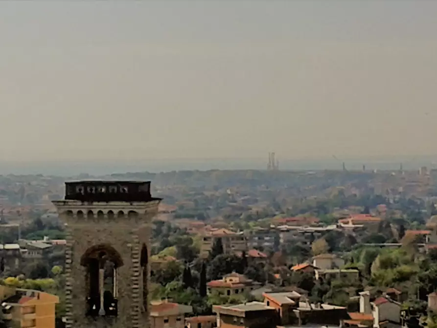 Immagine 2 di Casa indipendente in vendita  a Carrara