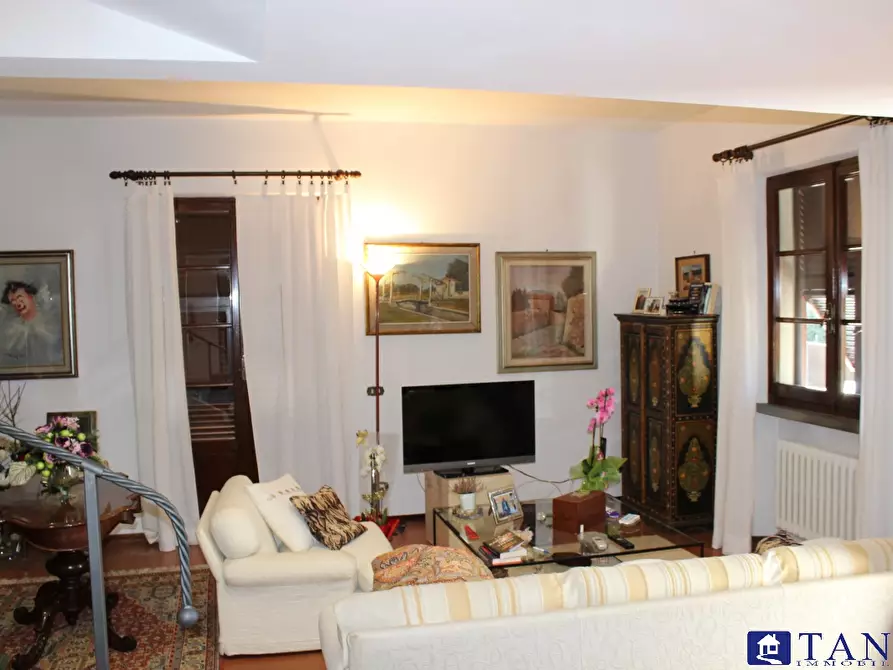 Immagine 7 di Casa semindipendente in vendita  a Carrara