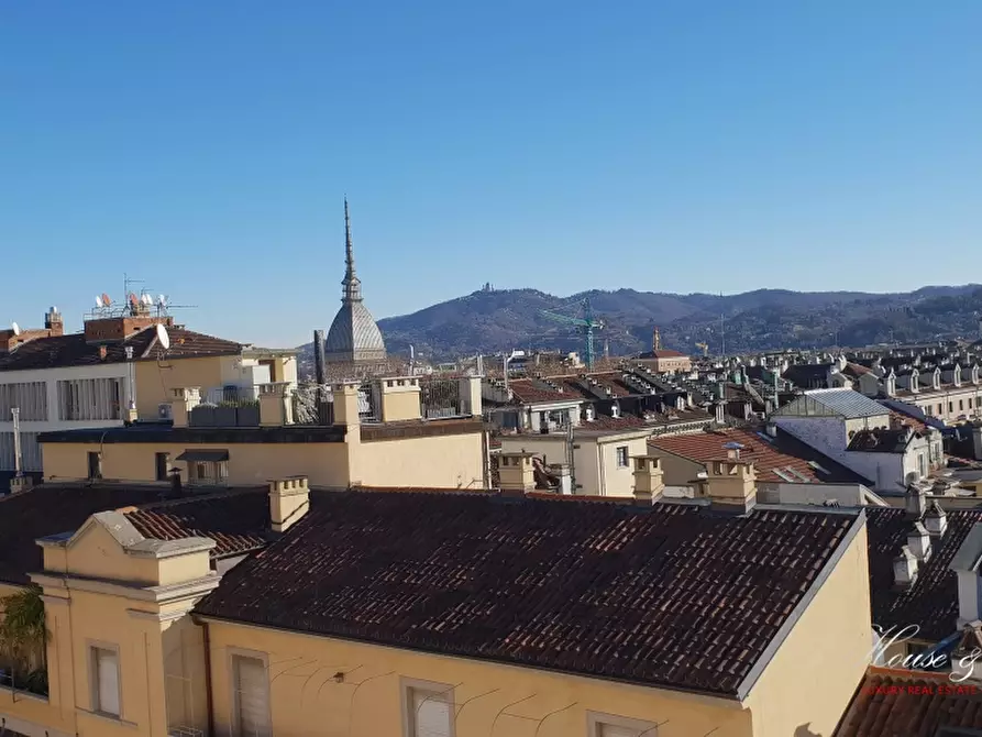 Immagine 6 di Attico in affitto  a Torino
