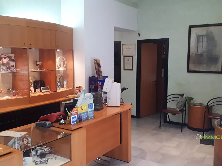 Immagine 3 di Negozio in vendita  48 a Brindisi