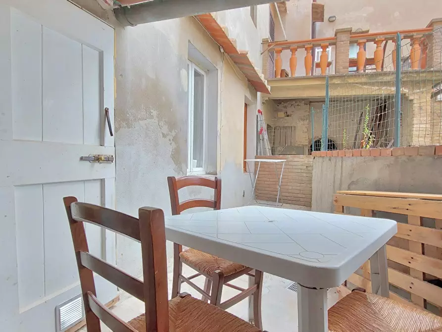 Immagine 5 di Appartamento in vendita  a San Gimignano