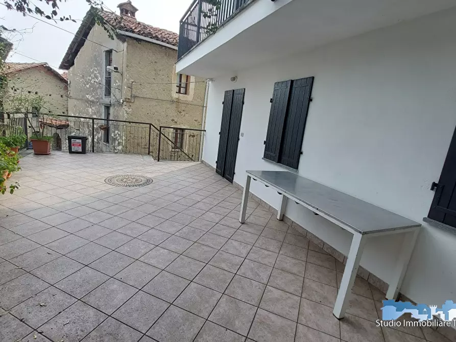 Immagine 4 di Casa semindipendente in vendita  a Val Di Chy