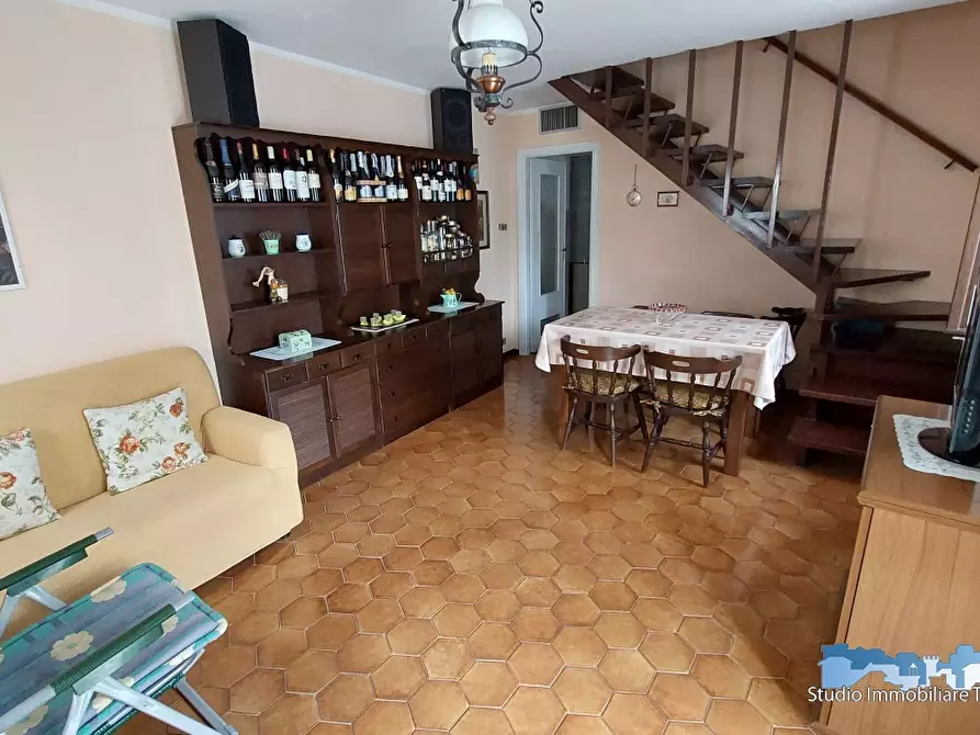 Immagine 6 di Casa semindipendente in vendita  a Val Di Chy