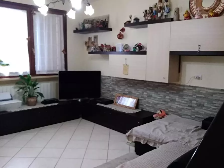 Immagine 2 di Villa in vendita  a Massarosa