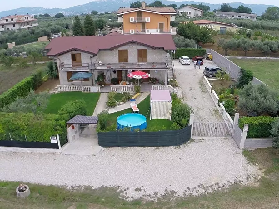 Immagine 2 di Villa in vendita  a Cepagatti