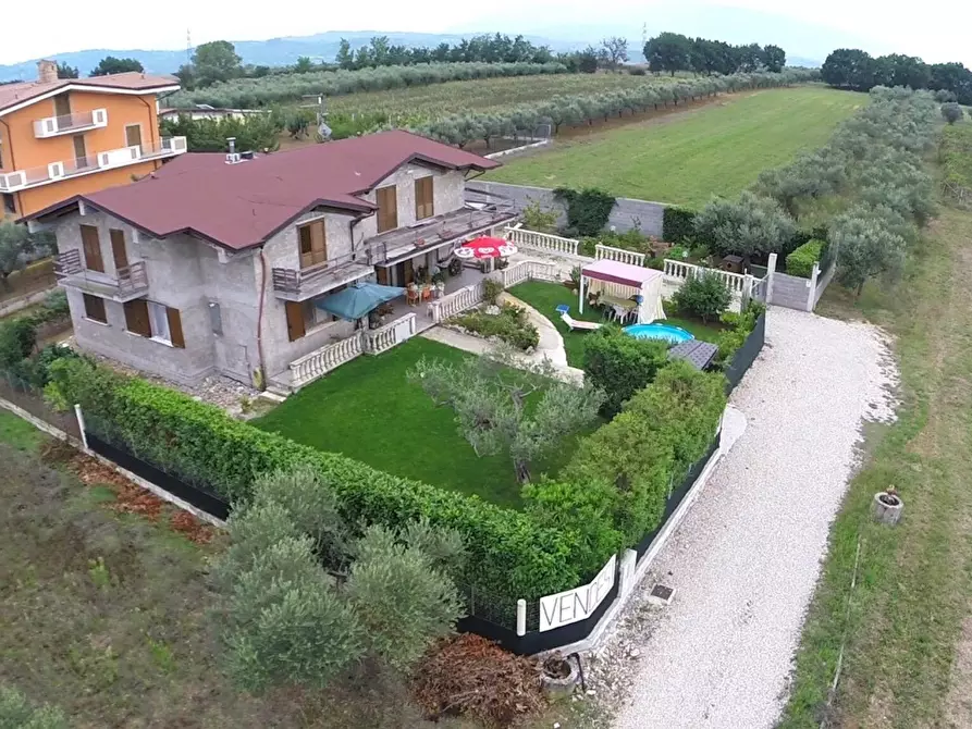 Immagine 4 di Villa in vendita  a Cepagatti