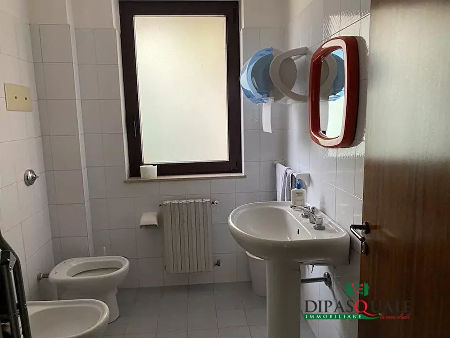 Immagine 10 di Ufficio in affitto  a Ragusa
