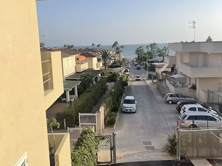 Immagine 10 di Appartamento in affitto  100 a Ragusa