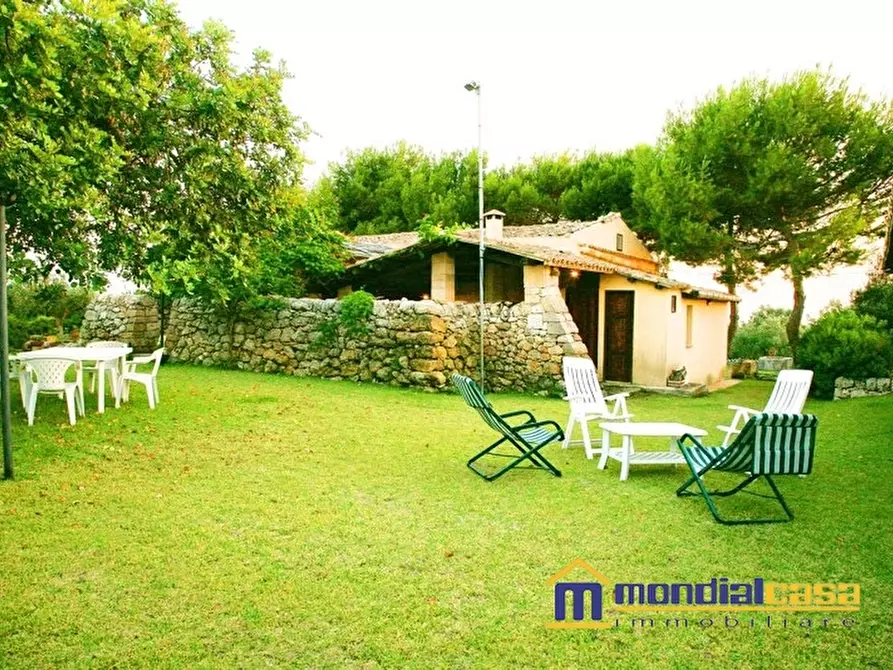 Immagine 2 di Villa in vendita  a Pachino