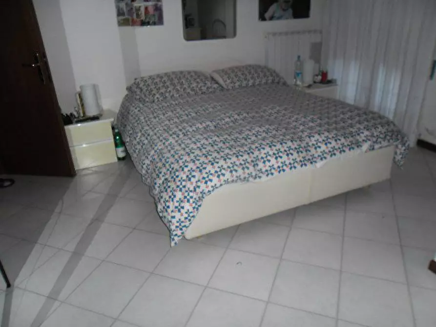 Immagine 5 di Appartamento in vendita  a Carrara