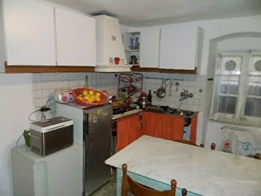Immagine 5 di Casa semindipendente in vendita  a Ortonovo