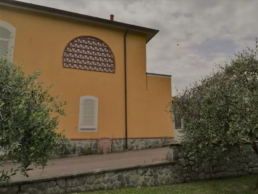Immagine 7 di Casa indipendente in vendita  a Castelnuovo Magra