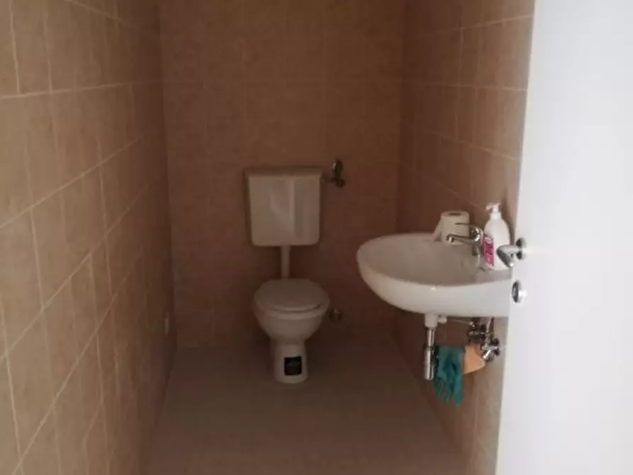 Immagine 6 di Casa indipendente in vendita  a Carrara
