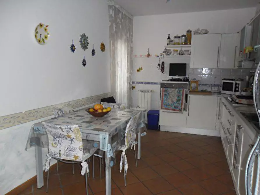 Immagine 3 di Appartamento in vendita  a Sarzana
