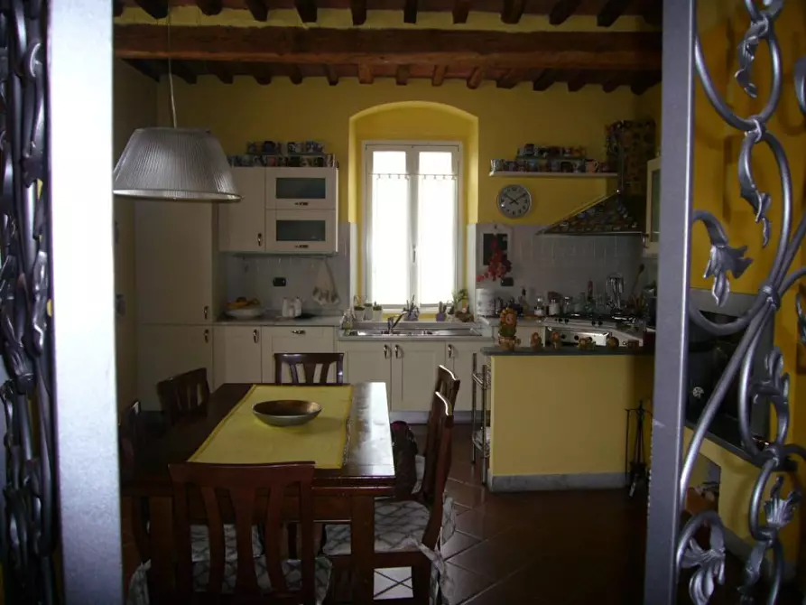 Immagine 3 di Appartamento in vendita  a Carrara