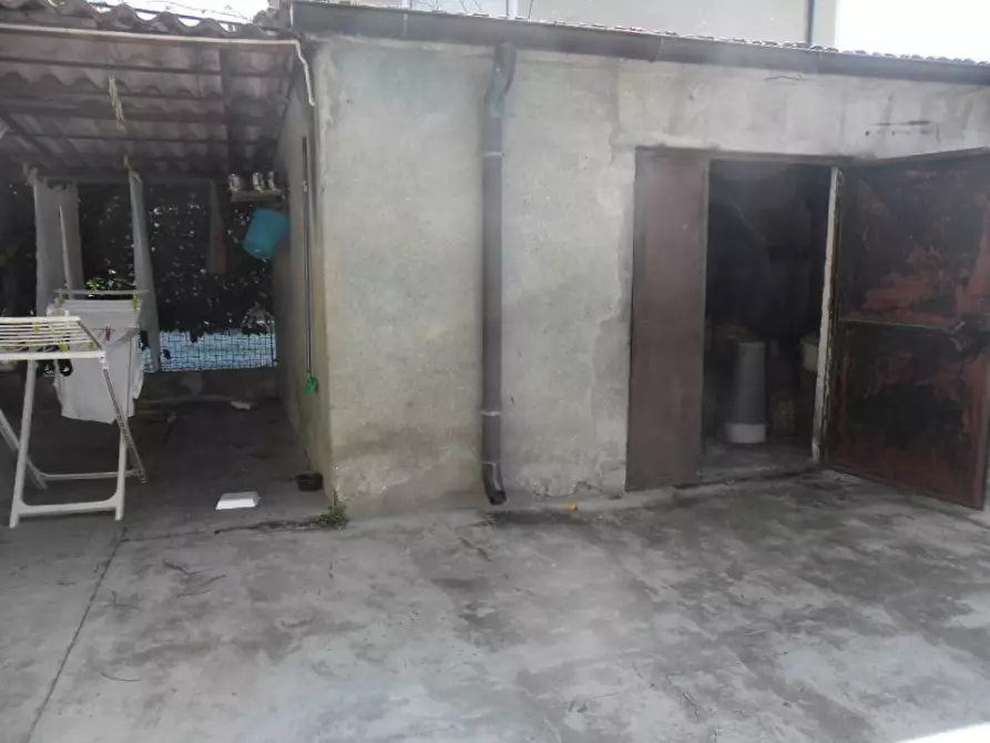 Immagine 8 di Casa indipendente in vendita  a Carrara
