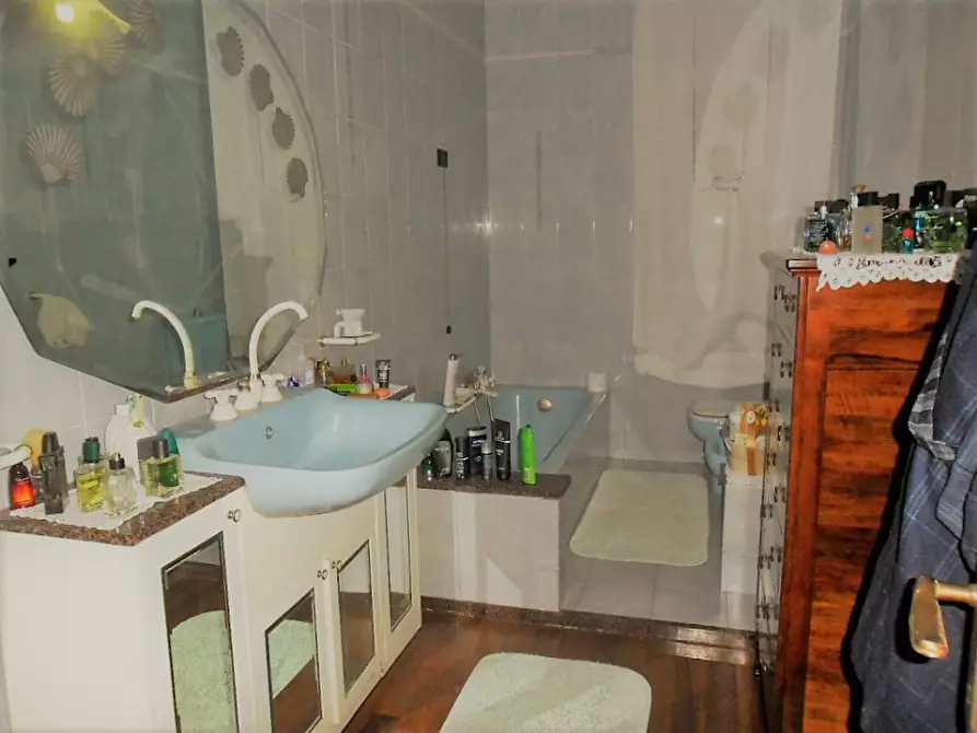 Immagine 7 di Villa in vendita  a Castelnuovo Magra