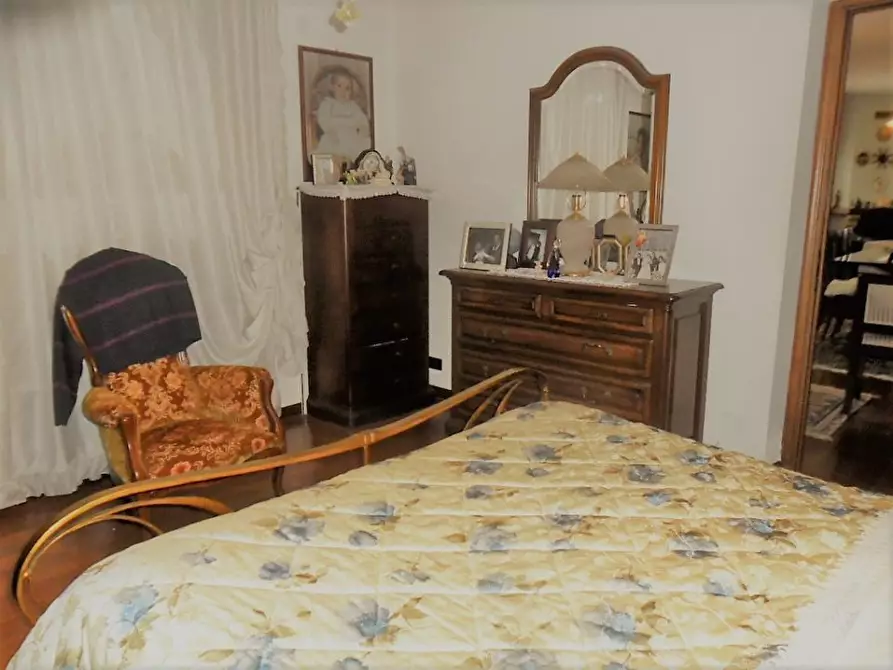 Immagine 5 di Villa in vendita  a Castelnuovo Magra