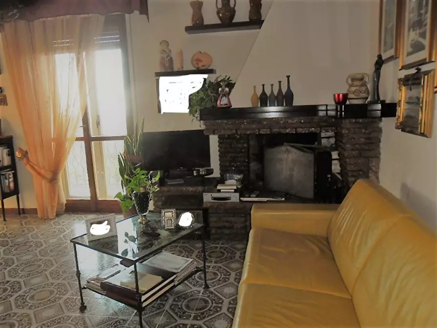 Immagine 2 di Appartamento in vendita  a Castelnuovo Magra
