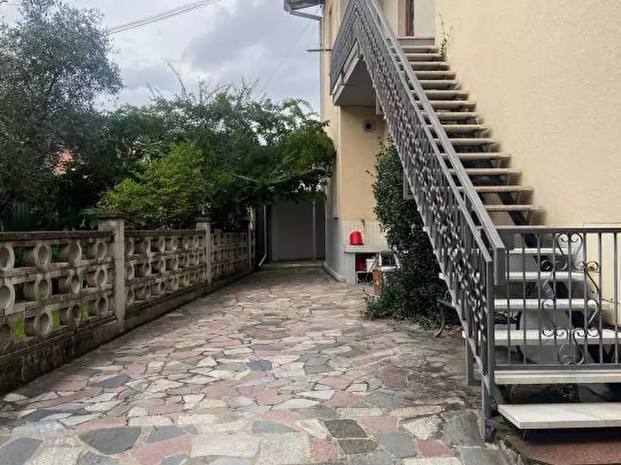 Immagine 5 di Casa semindipendente in affitto  a Ortonovo