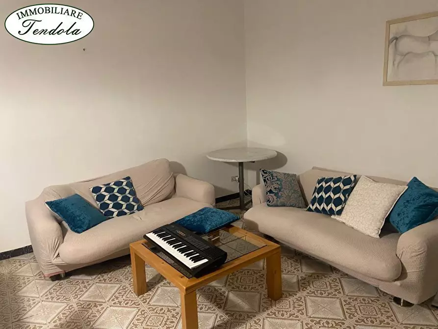 Immagine 1 di Casa semindipendente in affitto  a Ortonovo