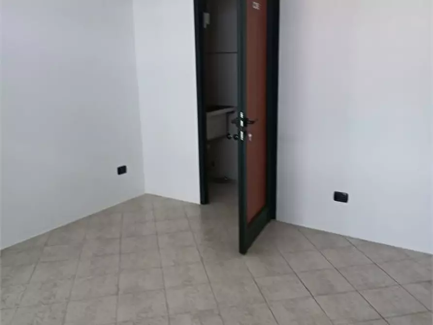 Immagine 3 di Loft/Open space in affitto  a Castelnuovo Magra