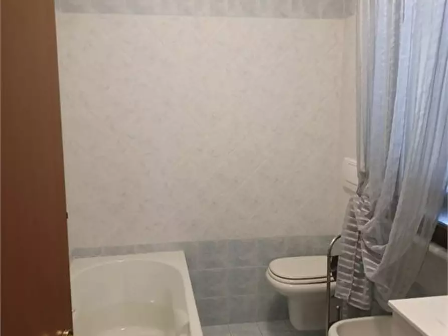 Immagine 10 di Villetta a schiera in affitto  a Castelnuovo Magra