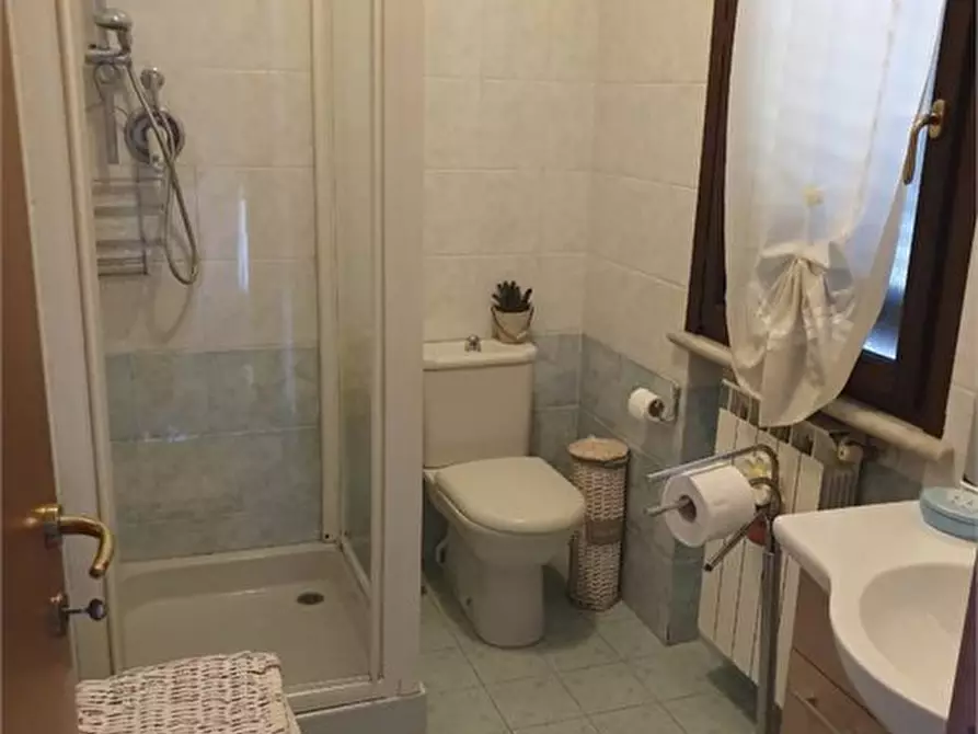 Immagine 9 di Villetta a schiera in affitto  a Castelnuovo Magra