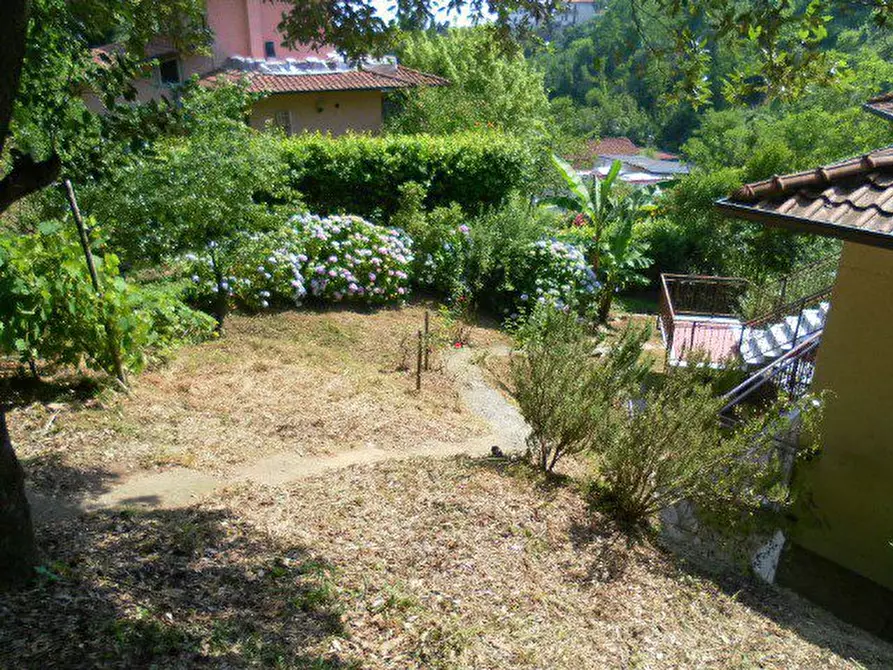 Immagine 6 di Villa in vendita  a Carrara