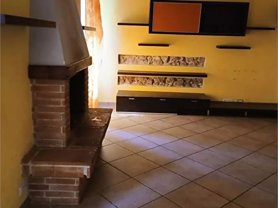 Immagine 2 di Appartamento in vendita  a Ameglia