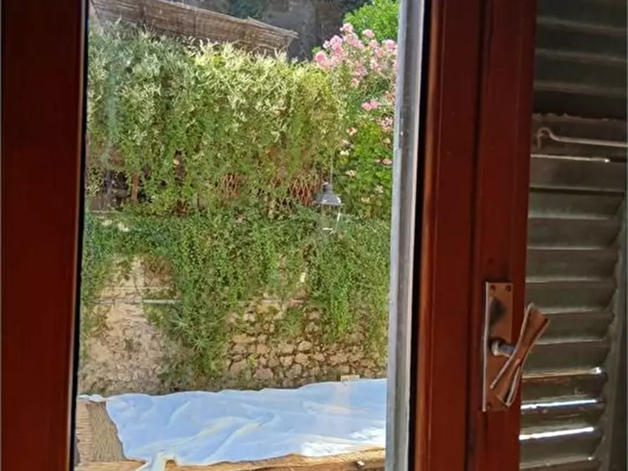 Immagine 6 di Appartamento in vendita  a Ameglia