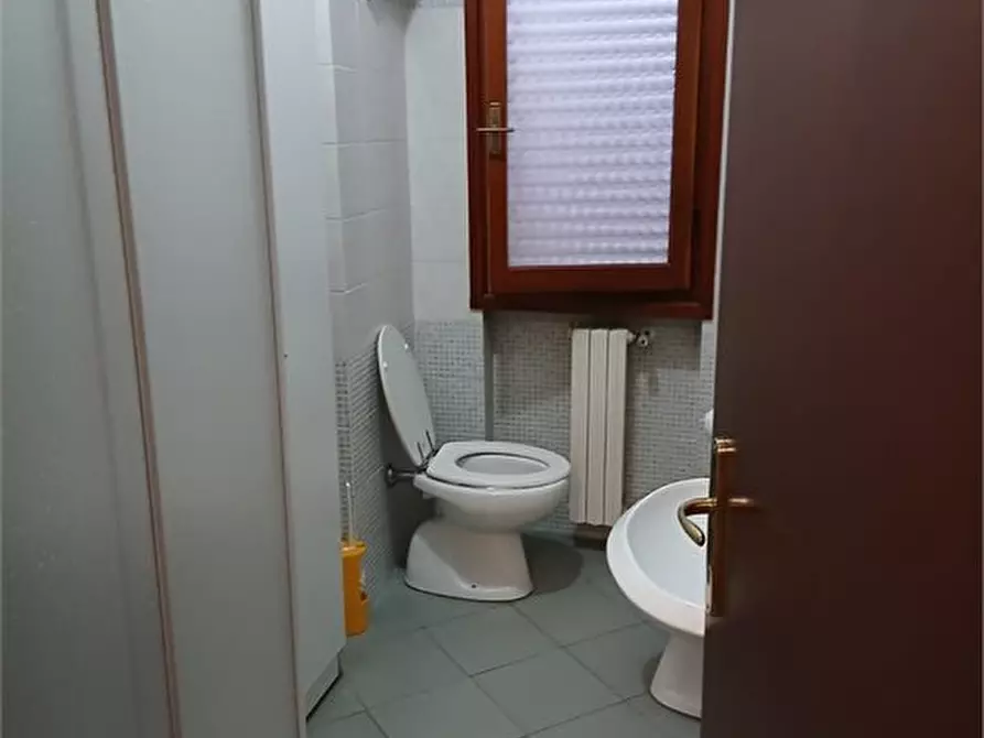 Immagine 6 di Appartamento in vendita  a Castelnuovo Magra