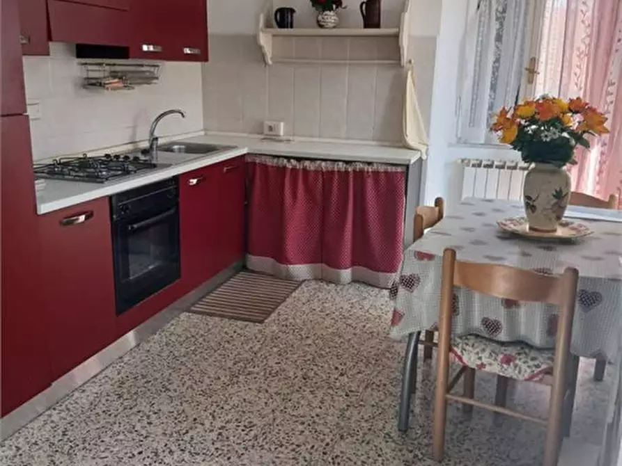 Immagine 4 di Appartamento in vendita  a Castelnuovo Magra