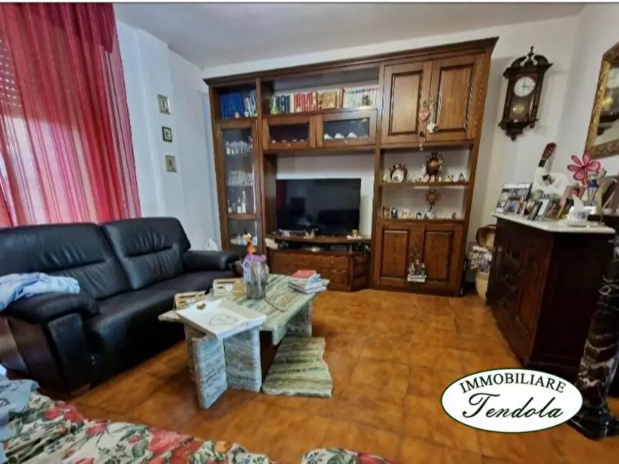 Immagine 1 di Appartamento in vendita  a Ortonovo