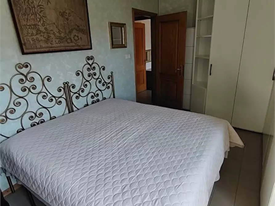 Immagine 5 di Appartamento in vendita  a Carrara