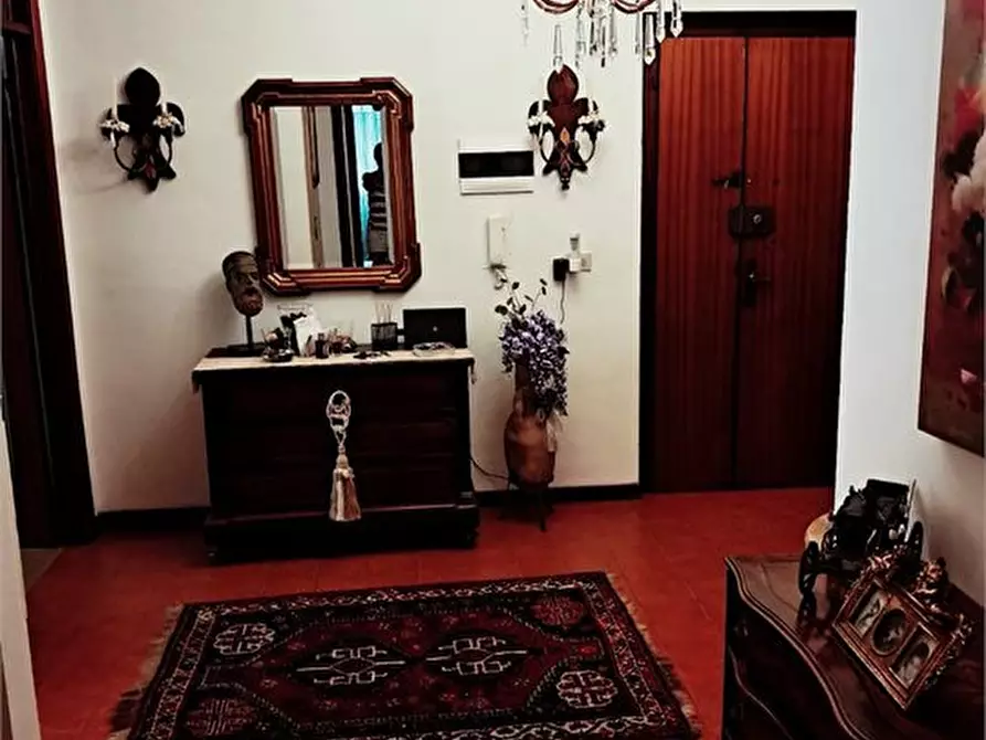 Immagine 1 di Appartamento in vendita  a Carrara