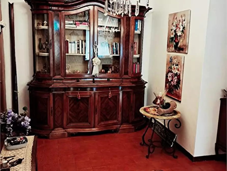 Immagine 2 di Appartamento in vendita  a Carrara