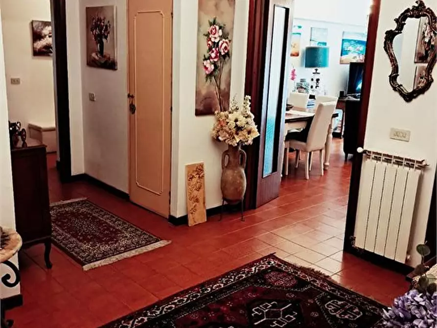 Immagine 4 di Appartamento in vendita  a Carrara